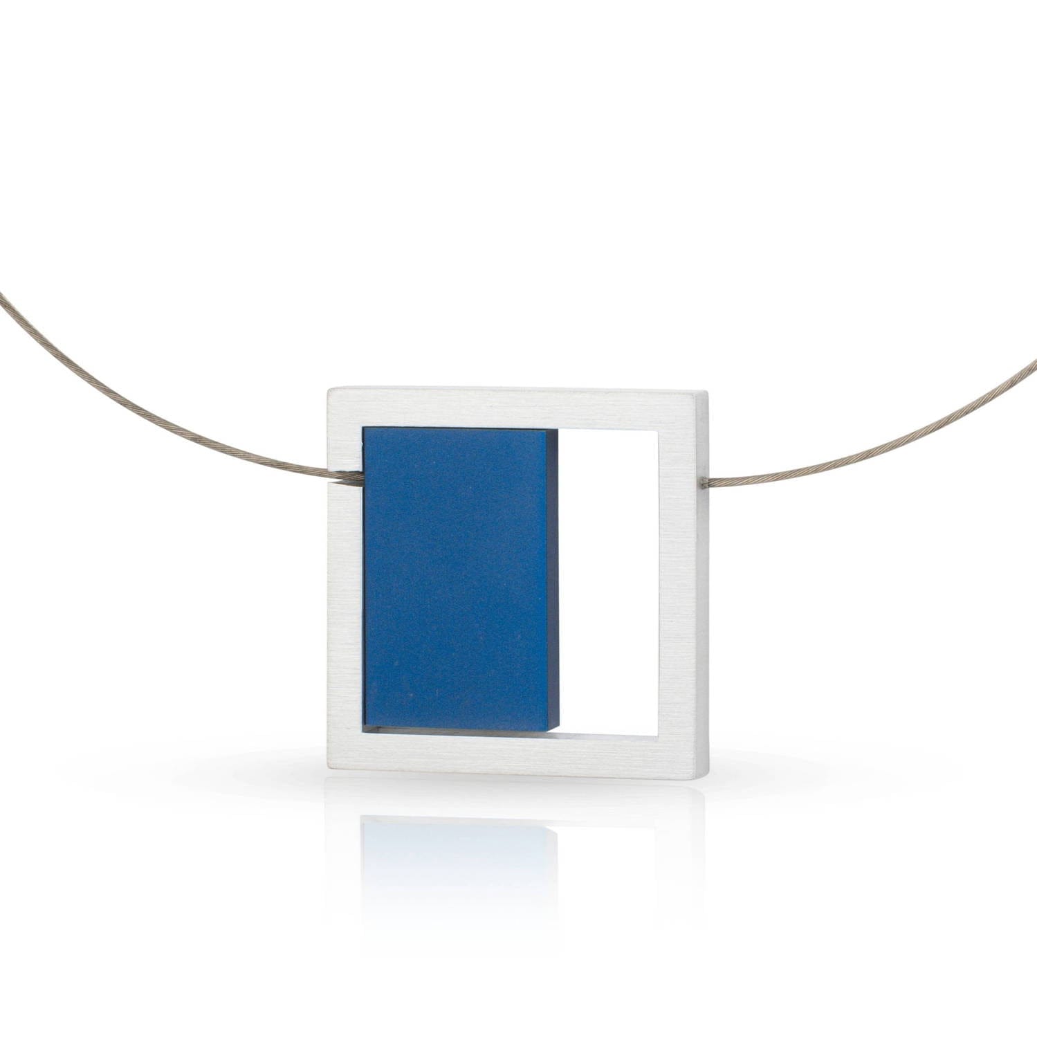 Necklace Cube in square C25Z