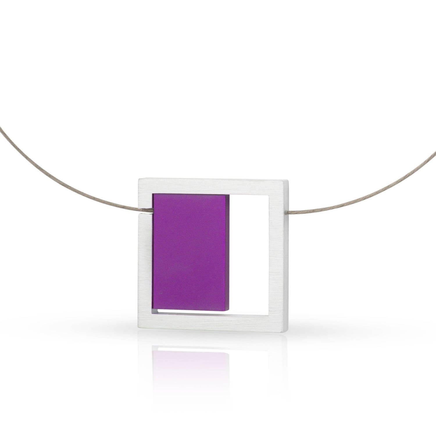 Necklace Cube in square C25Z