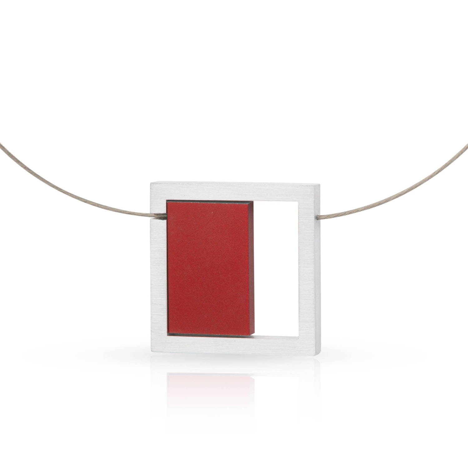 Necklace Cube in square C25Z