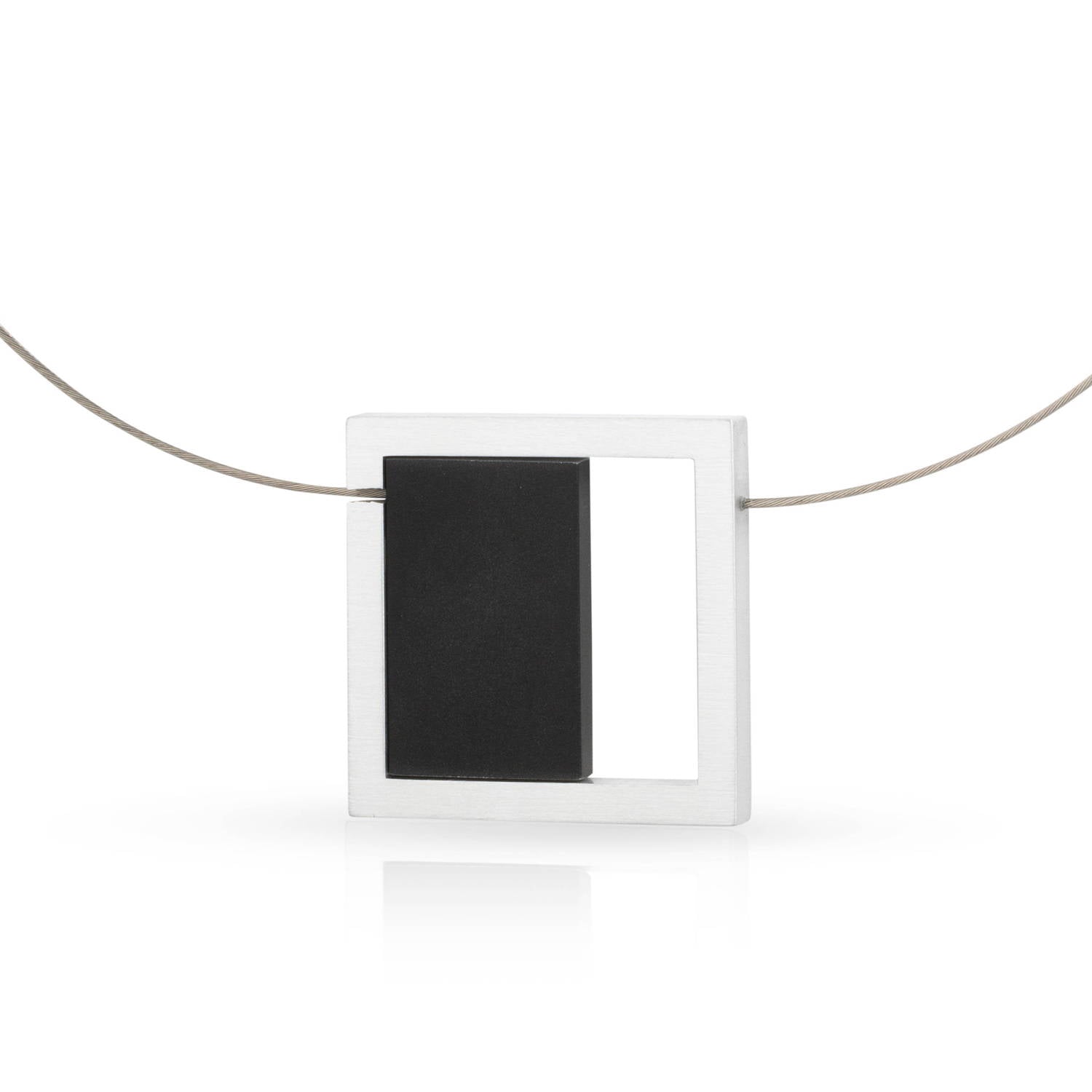 Necklace Cube in square C25Z