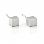 KIKI Black Earring | O28Z